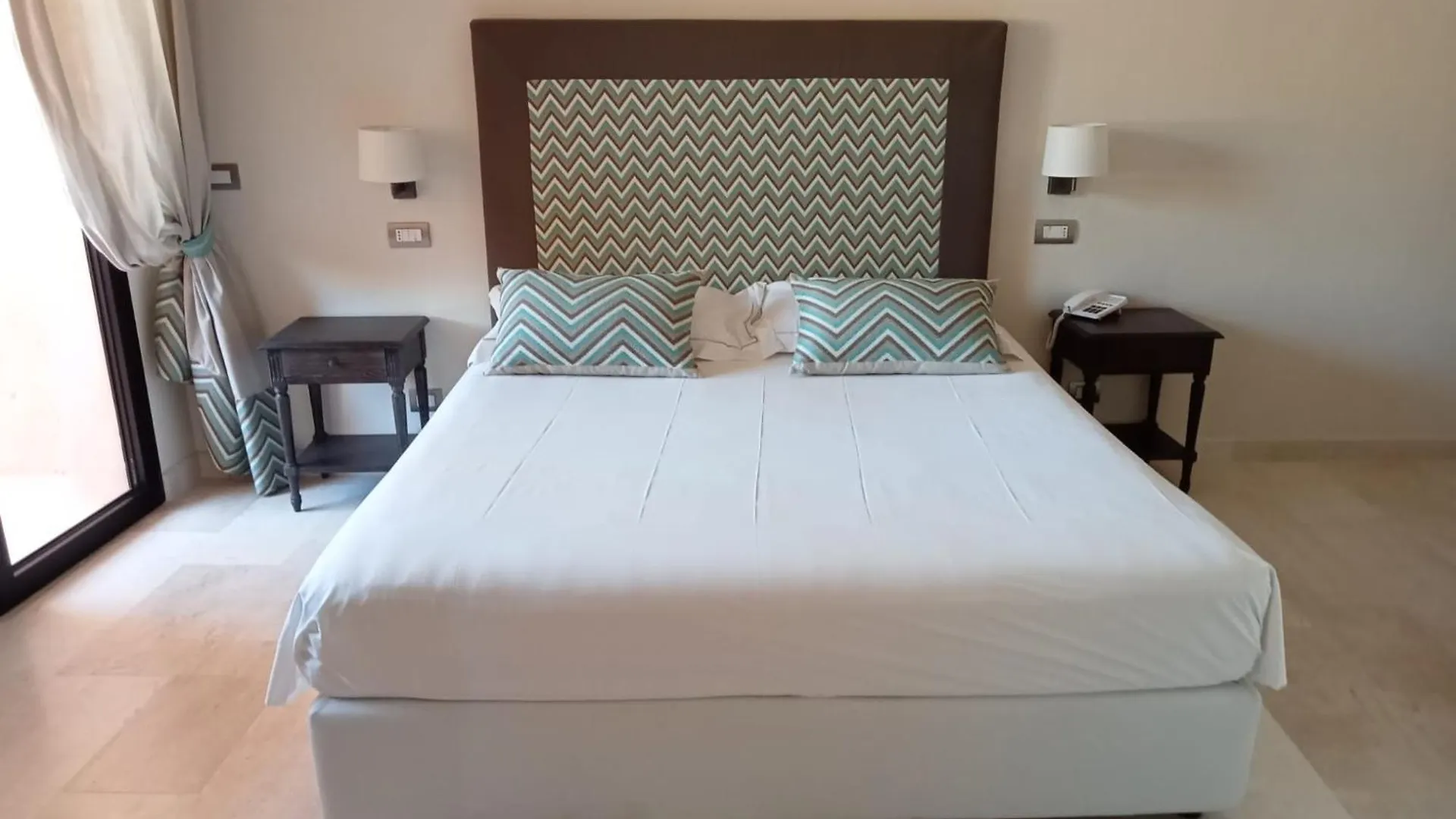 Hotel Cala Lunga La Maddalena  4*, La Maddalena (Sassari) Włochy