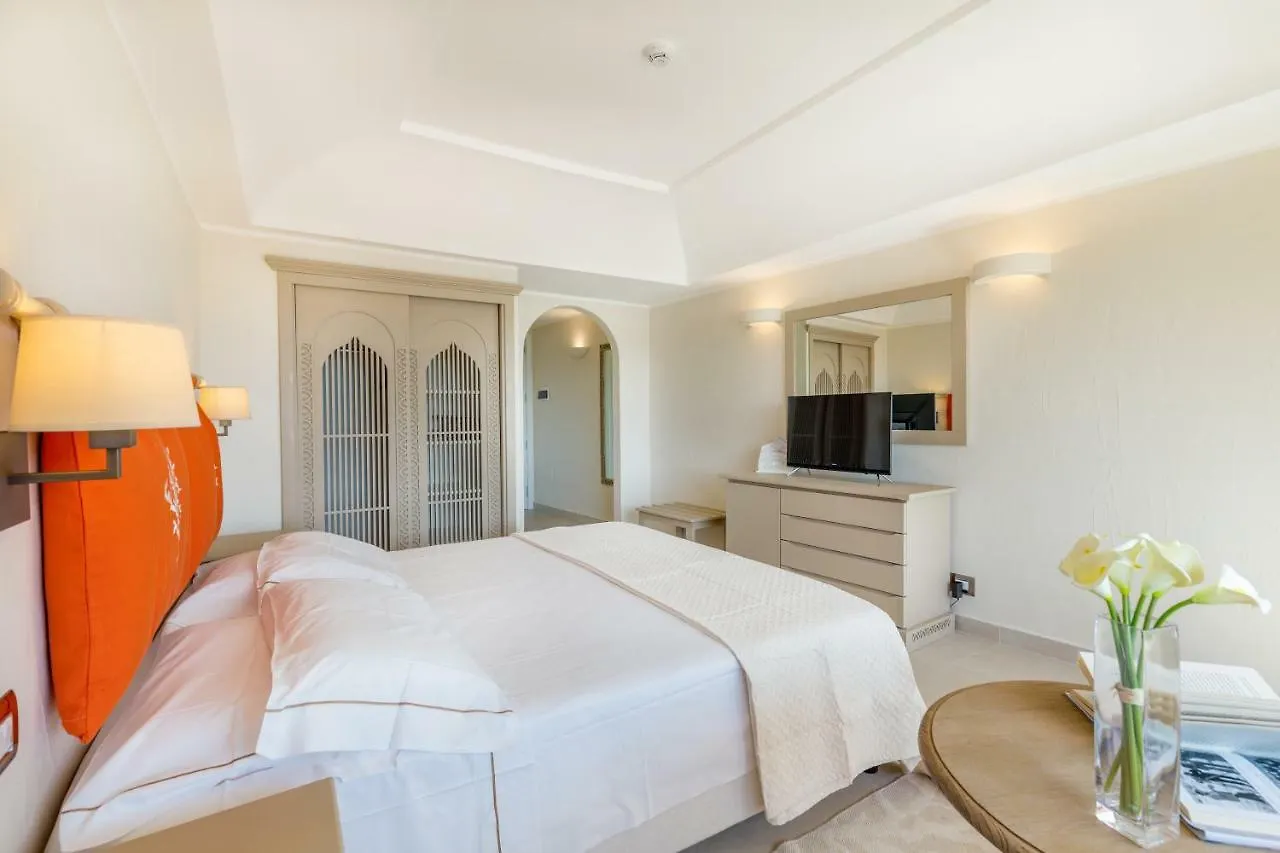 Hotel Cala Lunga La Maddalena  La Maddalena (Sassari)